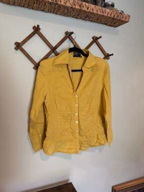 TRACY M. Yellow 100% Linen Pin-Tucked Button Down Long Sleeve Shirt Size M